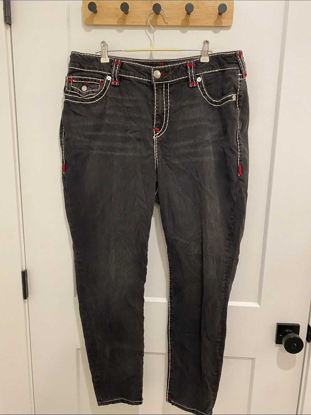 True Religion Black Jennie Curvy Mid Rise Super Skinny Womens Size 36 Red Stitch - Picture 4 of 8